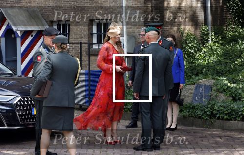 Amersfoort 18 juni 2023
Koning Willem Alexander en Prinses Amalia aanwezig bij de nieuwe standaard die overhandigt zal worden aan het Regiment Huzaren Prinses Catharina-Amalia op de Prins Bernhardkazerne. Het is de eerste keer nadat Prinses Amalia haar arm gebroken heeft na val van het paard .