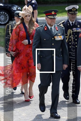 Amersfoort 18 juni 2023
Koning Willem Alexander en Prinses Amalia aanwezig bij de nieuwe standaard die overhandigt zal worden aan het Regiment Huzaren Prinses Catharina-Amalia op de Prins Bernhardkazerne. Het is de eerste keer nadat Prinses Amalia haar arm gebroken heeft na val van het paard .