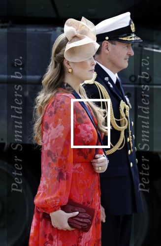 Amersfoort 18 juni 2023
Koning Willem Alexander en Prinses Amalia aanwezig bij de nieuwe standaard die overhandigt zal worden aan het Regiment Huzaren Prinses Catharina-Amalia op de Prins Bernhardkazerne. Het is de eerste keer nadat Prinses Amalia haar arm gebroken heeft na val van het paard .