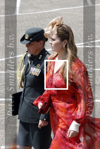 Amersfoort 18 juni 2023
Koning Willem Alexander en Prinses Amalia aanwezig bij de nieuwe standaard die overhandigt zal worden aan het Regiment Huzaren Prinses Catharina-Amalia op de Prins Bernhardkazerne. Het is de eerste keer nadat Prinses Amalia haar arm gebroken heeft na val van het paard .