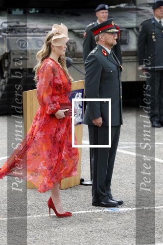 Amersfoort 18 juni 2023
Koning Willem Alexander en Prinses Amalia aanwezig bij de nieuwe standaard die overhandigt zal worden aan het Regiment Huzaren Prinses Catharina-Amalia op de Prins Bernhardkazerne. Het is de eerste keer nadat Prinses Amalia haar arm gebroken heeft na val van het paard .