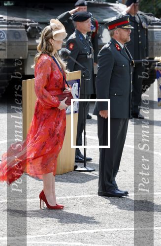 Amersfoort 18 juni 2023
Koning Willem Alexander en Prinses Amalia aanwezig bij de nieuwe standaard die overhandigt zal worden aan het Regiment Huzaren Prinses Catharina-Amalia op de Prins Bernhardkazerne. Het is de eerste keer nadat Prinses Amalia haar arm gebroken heeft na val van het paard .