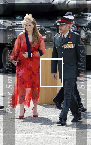 Amersfoort 18 juni 2023
Koning Willem Alexander en Prinses Amalia aanwezig bij de nieuwe standaard die overhandigt zal worden aan het Regiment Huzaren Prinses Catharina-Amalia op de Prins Bernhardkazerne. Het is de eerste keer nadat Prinses Amalia haar arm gebroken heeft na val van het paard .