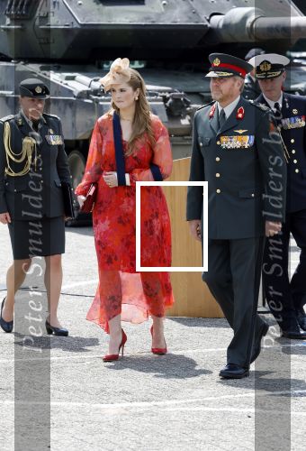 Amersfoort 18 juni 2023
Koning Willem Alexander en Prinses Amalia aanwezig bij de nieuwe standaard die overhandigt zal worden aan het Regiment Huzaren Prinses Catharina-Amalia op de Prins Bernhardkazerne. Het is de eerste keer nadat Prinses Amalia haar arm gebroken heeft na val van het paard .