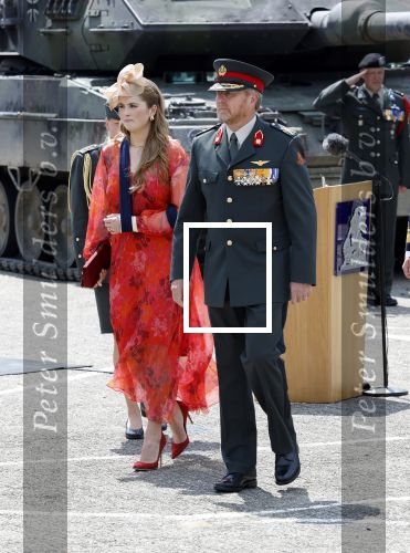 Amersfoort 18 juni 2023
Koning Willem Alexander en Prinses Amalia aanwezig bij de nieuwe standaard die overhandigt zal worden aan het Regiment Huzaren Prinses Catharina-Amalia op de Prins Bernhardkazerne. Het is de eerste keer nadat Prinses Amalia haar arm gebroken heeft na val van het paard .