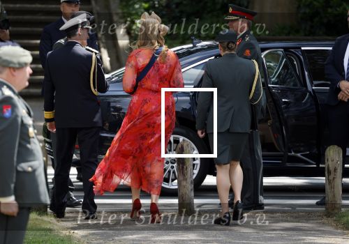 Amersfoort 18 juni 2023
Koning Willem Alexander en Prinses Amalia aanwezig bij de nieuwe standaard die overhandigt zal worden aan het Regiment Huzaren Prinses Catharina-Amalia op de Prins Bernhardkazerne. Het is de eerste keer nadat Prinses Amalia haar arm gebroken heeft na val van het paard .