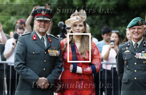 Amersfoort 18 juni 2023
Koning Willem Alexander en Prinses Amalia aanwezig bij de nieuwe standaard die overhandigt zal worden aan het Regiment Huzaren Prinses Catharina-Amalia op de Prins Bernhardkazerne. Het is de eerste keer nadat Prinses Amalia haar arm gebroken heeft na val van het paard .