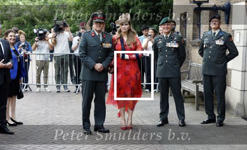 Amersfoort 18 juni 2023
Koning Willem Alexander en Prinses Amalia aanwezig bij de nieuwe standaard die overhandigt zal worden aan het Regiment Huzaren Prinses Catharina-Amalia op de Prins Bernhardkazerne. Het is de eerste keer nadat Prinses Amalia haar arm gebroken heeft na val van het paard .