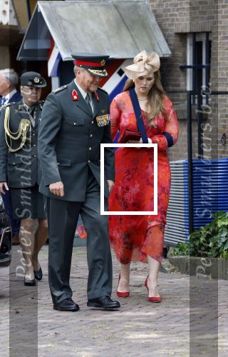 Amersfoort 18 juni 2023
Koning Willem Alexander en Prinses Amalia aanwezig bij de nieuwe standaard die overhandigt zal worden aan het Regiment Huzaren Prinses Catharina-Amalia op de Prins Bernhardkazerne. Het is de eerste keer nadat Prinses Amalia haar arm gebroken heeft na val van het paard .