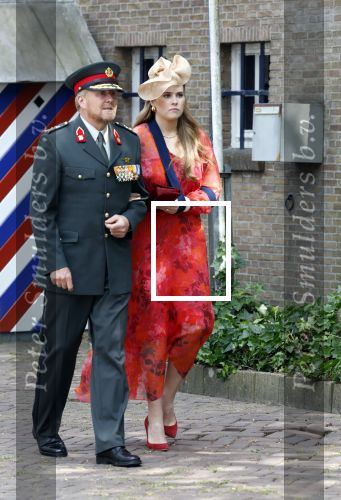 Amersfoort 18 juni 2023
Koning Willem Alexander en Prinses Amalia aanwezig bij de nieuwe standaard die overhandigt zal worden aan het Regiment Huzaren Prinses Catharina-Amalia op de Prins Bernhardkazerne. Het is de eerste keer nadat Prinses Amalia haar arm gebroken heeft na val van het paard .