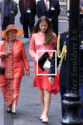 Utrecht 8 juli 2000

Trouwen  Prins Bernhard Jr en Annette Sekreve in domtoren in Utrecht.
Prinses Juliana met har moeder prinses Christina

Peter Smulders BV