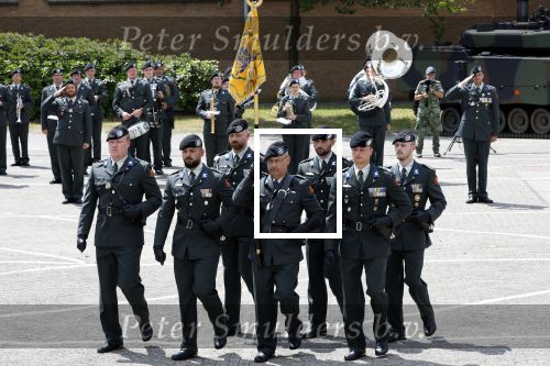 Amersfoort 18 juni 2023
Koning Willem Alexander en Prinses Amalia aanwezig bij de nieuwe standaard die overhandigt zal worden aan het Regiment Huzaren Prinses Catharina-Amalia op de Prins Bernhardkazerne. Het is de eerste keer nadat Prinses Amalia haar arm gebroken heeft na val van het paard .
