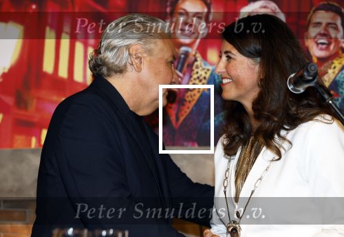 Amsterdam 1 juni 2025
Rene Froger krijgt na de laatste toppers in concert een koninklijke onderscheiding in de Johan Cruyff arena . De hele familike van Rene en Natasja is aanwezig . Natacha Danny Froger ( met vrouw) Didier Froger(met vriendin) en Maxim Froger (met vriendin) Ook Gerard Joling Jeroen v d Boom en Jan Smit waren natuurlijk aanwezig. Rene Froger krijgt koninklijke onderscheiding van burgemeester Barbara de Reijke  (Blaricum ) opgespeld. OOk de commisaris v de koningin Arthur v Dijk was aanwezig
