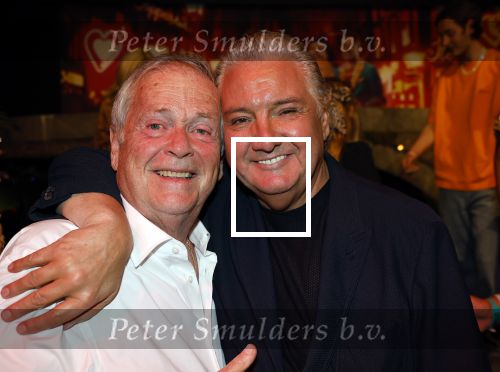 Amsterdam 1 juni 2025
Rene Froger krijgt na de laatste toppers in concert een koninklijke onderscheiding in de Johan Cruyff arena . De hele familike van Rene en Natasja is aanwezig . Natacha Danny Froger ( met vrouw) Didier Froger(met vriendin) en Maxim Froger (met vriendin) Ook Gerard Joling Jeroen v d Boom en Jan Smit waren natuurlijk aanwezig. Rene Froger met Wim Bohnenn