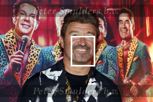 Amsterdam 1 juni 2025
Rene Froger krijgt na de laatste toppers in concert een koninklijke onderscheiding in de Johan Cruyff arena . Rob Lamberti ( look a like George Michael)