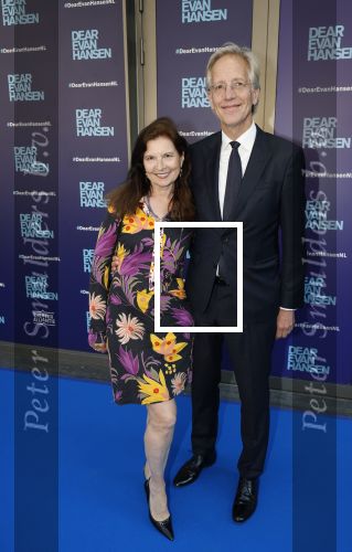Amsterdam 16 juni 2025
Premiere Dear Evan Hansen in het deLaMar theater . Robbert Dijkgraaf met zijn vrouw