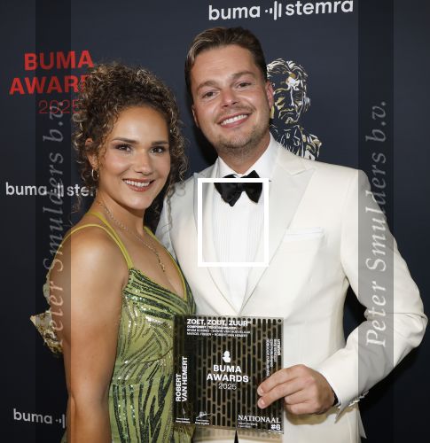 Amsterdam 2 juni 2025
Uitreiking Buma prijzen in de schouwburg van Amsterdam. Robert v Hemert kwam met zijn vrouw