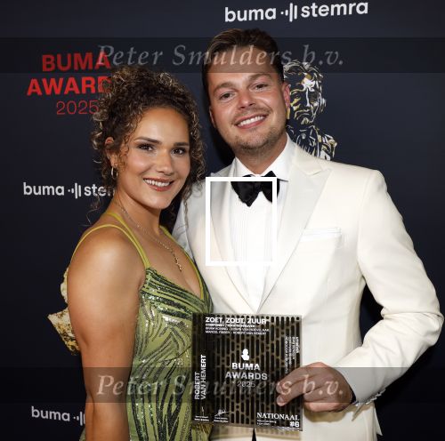 Amsterdam 2 juni 2025
Uitreiking Buma prijzen in de schouwburg van Amsterdam. Robert v Hemert kwam met zijn vrouw