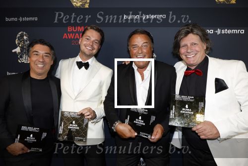 Amsterdam 2 juni 2025
Uitreiking Buma prijzen in de schouwburg van Amsterdam. Robert v Hemert met Edwin v Hoevelaak Bram Koning en Marcel Fisser