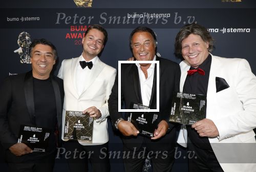 Amsterdam 2 juni 2025
Uitreiking Buma prijzen in de schouwburg van Amsterdam. Robert v Hemert met Edwin v Hoevelaak Bram Koning en Marcel Fisser