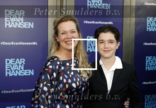 Amsterdam 16 juni 2025
Premiere Dear Evan Hansen in het deLaMar theater . Roos Schlikker met zoon