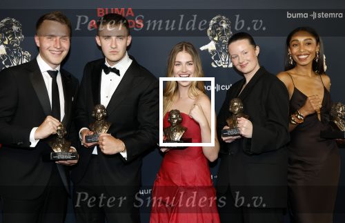 Amsterdam 2 juni 2025
Uitreiking Buma prijzen in de schouwburg van Amsterdam. Roxy Dekker met haar schrijversteam waaronder Julian Vahle