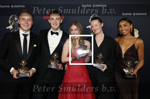 Amsterdam 2 juni 2025
Uitreiking Buma prijzen in de schouwburg van Amsterdam. Roxy Dekker met haar schrijversteam waaronder Julian Vahle