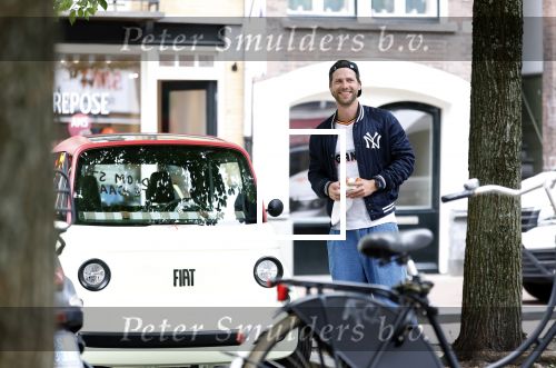 Amsterdam 4 juni 2025
Thomas v d Vlugt met zijn fiat 500 karretje in het centrum van Amsterdam