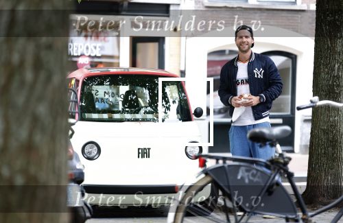 Amsterdam 4 juni 2025
Thomas v d Vlugt met zijn fiat 500 karretje in het centrum van Amsterdam