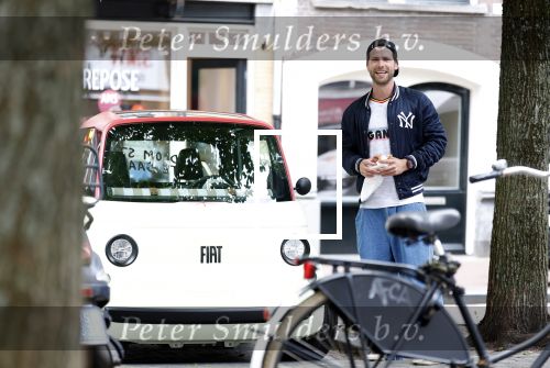Amsterdam 4 juni 2025
Thomas v d Vlugt met zijn fiat 500 karretje in het centrum van Amsterdam