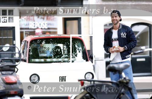 Amsterdam 4 juni 2025
Thomas v d Vlugt met zijn fiat 500 karretje in het centrum van Amsterdam