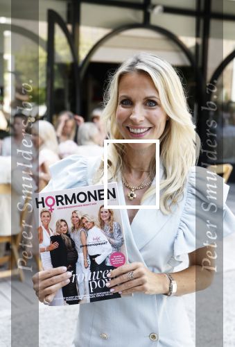 Naarden 18 juni 2025
Presentatie tijdschrift Vivian Reijs ( Hormonen ) bij het Arsenaal .