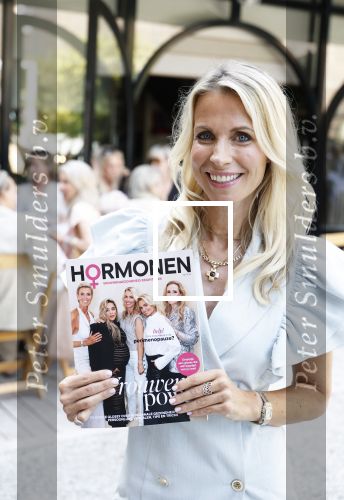 Naarden 18 juni 2025
Presentatie tijdschrift Vivian Reijs ( Hormonen ) bij het Arsenaal .