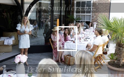 Naarden 18 juni 2025
Presentatie tijdschrift Vivian Reijs ( Hormonen ) bij het Arsenaal .
