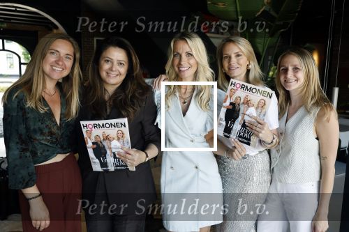 Naarden 18 juni 2025
Presentatie tijdschrift Vivian Reijs ( Hormonen ) bij het Arsenaal . Vivian Reijs met haar team