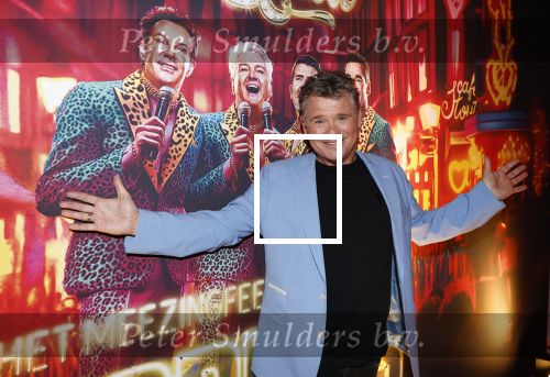 Amsterdam 1 juni 2025
Rene Froger krijgt na de laatste toppers in concert een koninklijke onderscheiding in de Johan Cruyff arena . Wolter Kroes