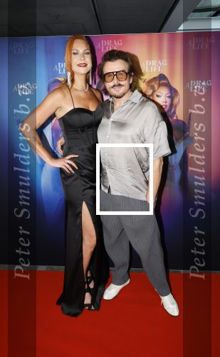 Amsterdam 19 juni 2025
Premiere a drags life bij pathe de munt . Aanwezige hoofdrolspelers zijn Miss Envy Peru en Janey Jacke . Yildiz Siskens en Mari van de Ven