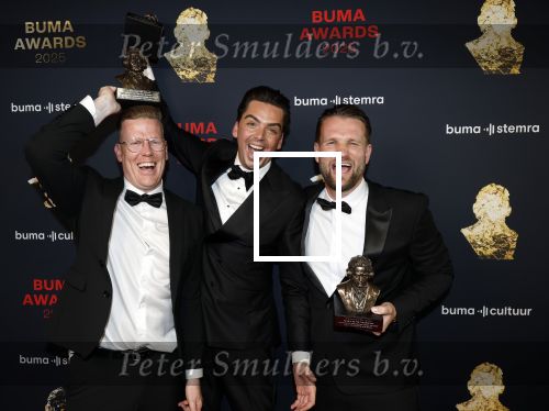 Amsterdam 2 juni 2025
Uitreiking Buma prijzen in de schouwburg van Amsterdam. Yves Berendse kwam met zijn schrijversteam vriendin en ouders