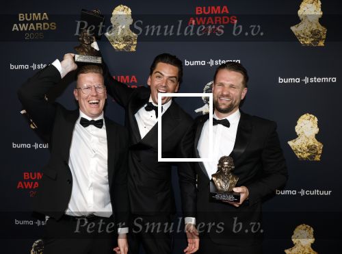 Amsterdam 2 juni 2025
Uitreiking Buma prijzen in de schouwburg van Amsterdam. Yves Berendse kwam met zijn schrijversteam vriendin en ouders