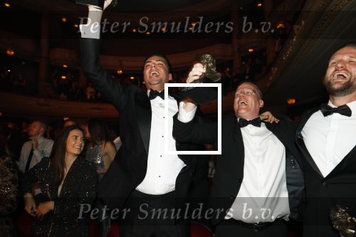 Amsterdam 2 juni 2025
Uitreiking Buma prijzen in de schouwburg van Amsterdam. Yves Berendse kwam met zijn schrijversteam vriendin en ouders