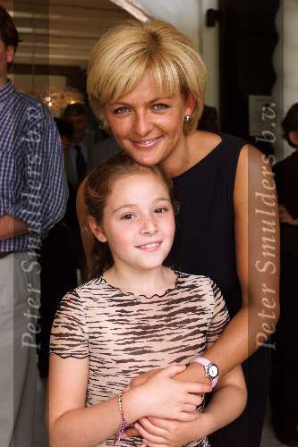 Naarden 03 Juli 1999
Jan des Bouvrie uitreiking boek.
Caroline Tensen met haar dochtertje