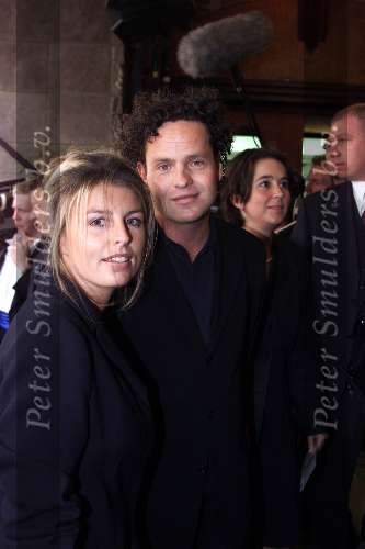 Amsterdam, 22 juni 1999
Premiere film NOTTING HILL
In Tuschinski theater
Dirk Zeelenberg met vriendin Annette ( ex-vriendin Reinout Oerlemans