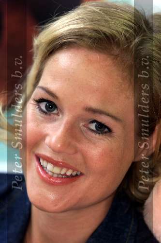 Amsterdam 2 juli 1999.
Guusje Nederhorst  shoppen in Amsterdam.