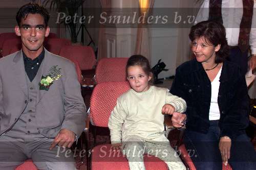 Scheveningen 02-07-99
Lee Towers trouwen dochter Claudia.
John Huizer met zijn ex vrouw en hun dochtertje