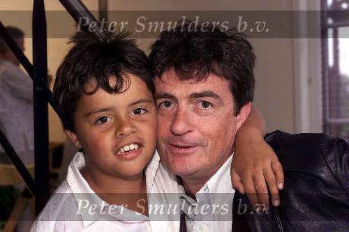 Amstelveen 20 juni 1999
Johnny Kraaijkamp Jr. met  zoontje