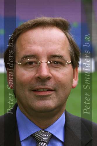 Arnhem 06 Juli 1999
Ploeg-voorstelling Vitesse seizoen 1999/2000
Karel Aalbers (voorzitter)