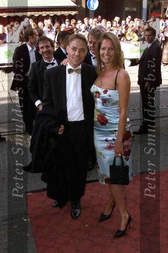 Amsterdam, 22 juni 1999
Premiere film NOTTING HILL
In Tuschinski theater
Mariska Hulscher met man ten voeten uit