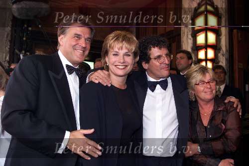 Amsterdam, 22 juni 1999
Premiere film NOTTING HILL
In Tuschinski theater
Jeroen Krabbe met vrouw Edwin de Vries en Monique v d Ven