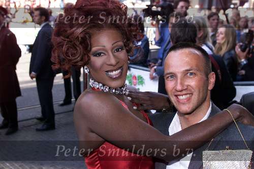 Amsterdam, 22 juni 1999
Premiere film NOTTING HILL
In Tuschinski theater
Nicky Nicole met vriend