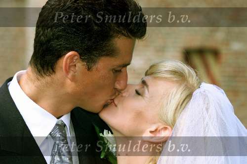 Muiden 07 Juli 1999
Richard Krajicek en Daphne Deckers trouwen
kussend